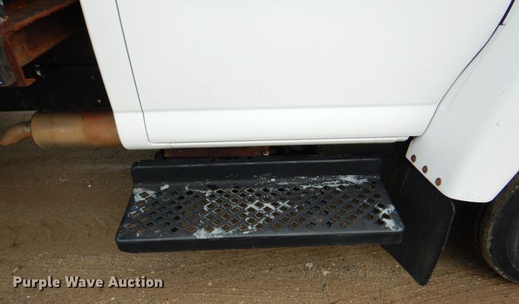 image for item DM3832 2003 GMC C4500  flatbed truck