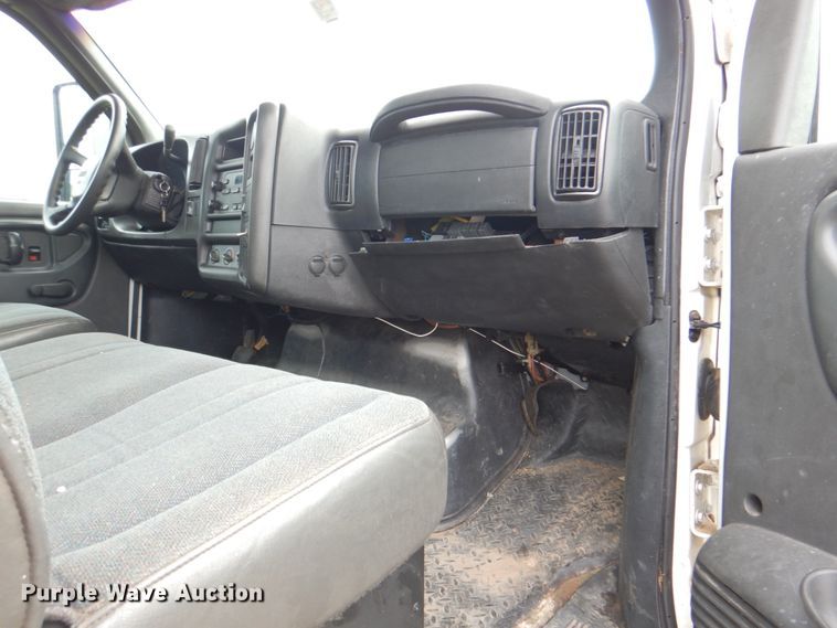 image for item DM3832 2003 GMC C4500  flatbed truck