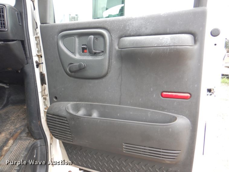 image for item DM3832 2003 GMC C4500  flatbed truck