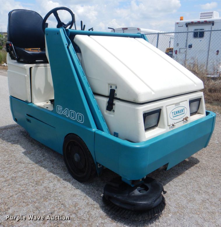 image for item DM3840 Tennant 6400  sweeper
