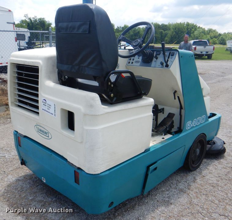 image for item DM3840 Tennant 6400  sweeper