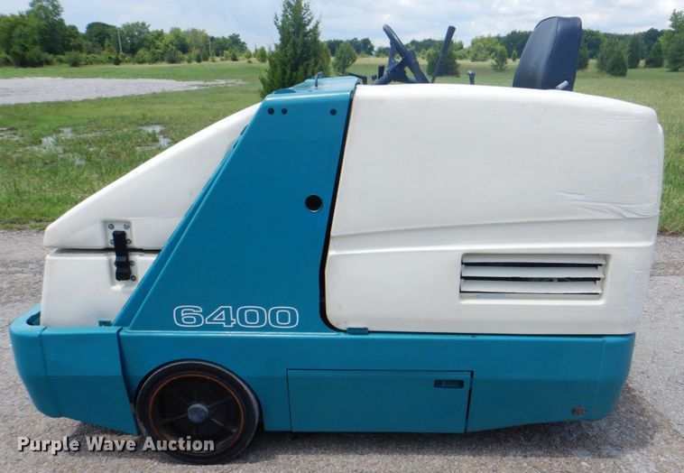 image for item DM3840 Tennant 6400  sweeper