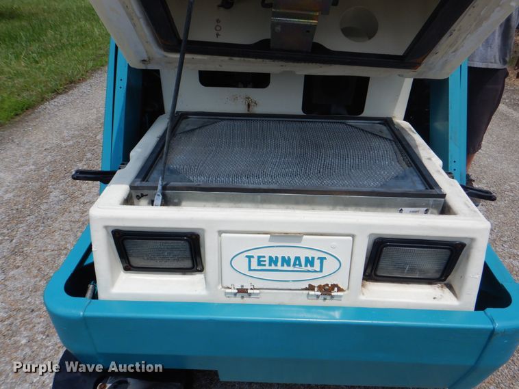 image for item DM3840 Tennant 6400  sweeper