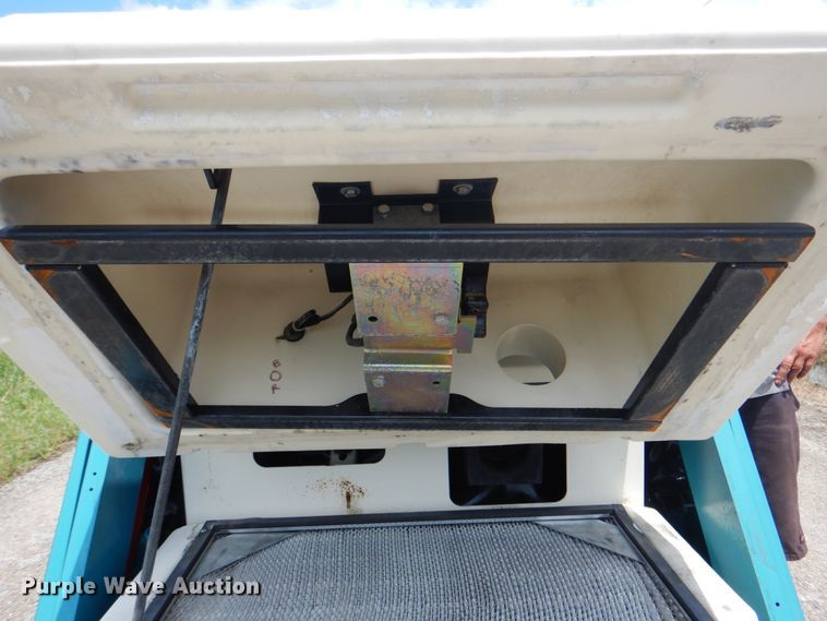 image for item DM3840 Tennant 6400  sweeper