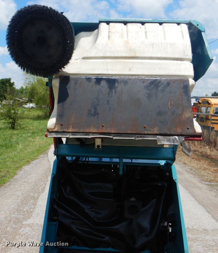 image for item DM3840 Tennant 6400  sweeper