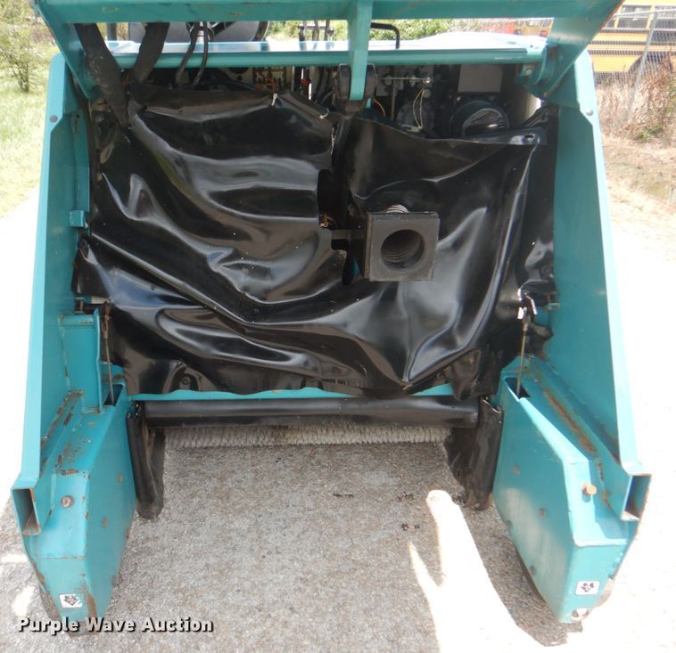 image for item DM3840 Tennant 6400  sweeper