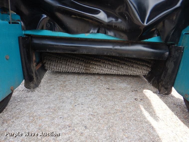 image for item DM3840 Tennant 6400  sweeper