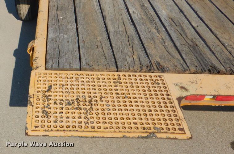 image for item DM3842 2006 Trail King TK10U  utility trailer