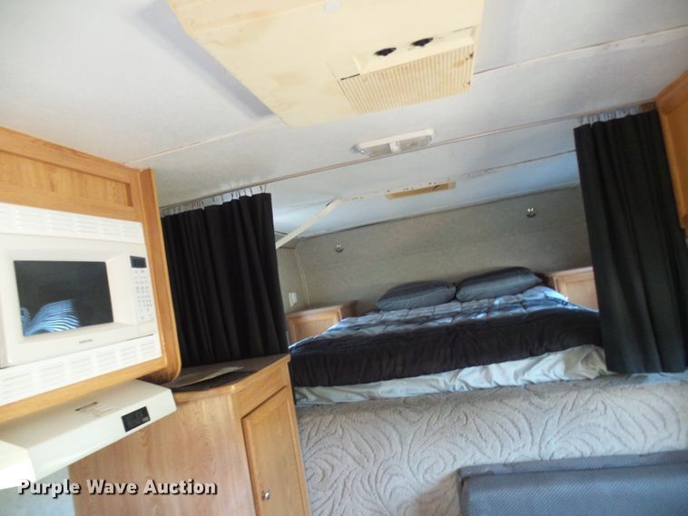 image for item DN6777 2003 Roadmaster Campmaster  toy hauler camper