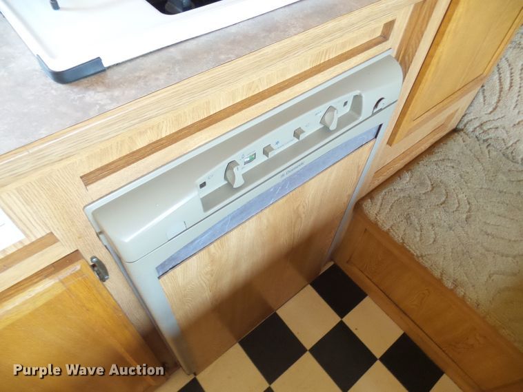 image for item DN6777 2003 Roadmaster Campmaster  toy hauler camper