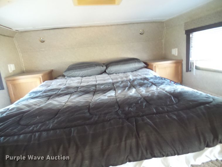 image for item DN6777 2003 Roadmaster Campmaster  toy hauler camper