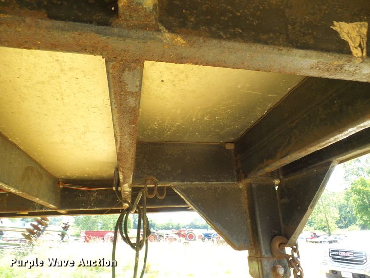 image for item DN6777 2003 Roadmaster Campmaster  toy hauler camper