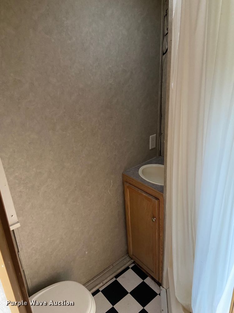 image for item DN6777 2003 Roadmaster Campmaster  toy hauler camper