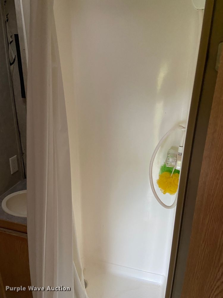 image for item DN6777 2003 Roadmaster Campmaster  toy hauler camper