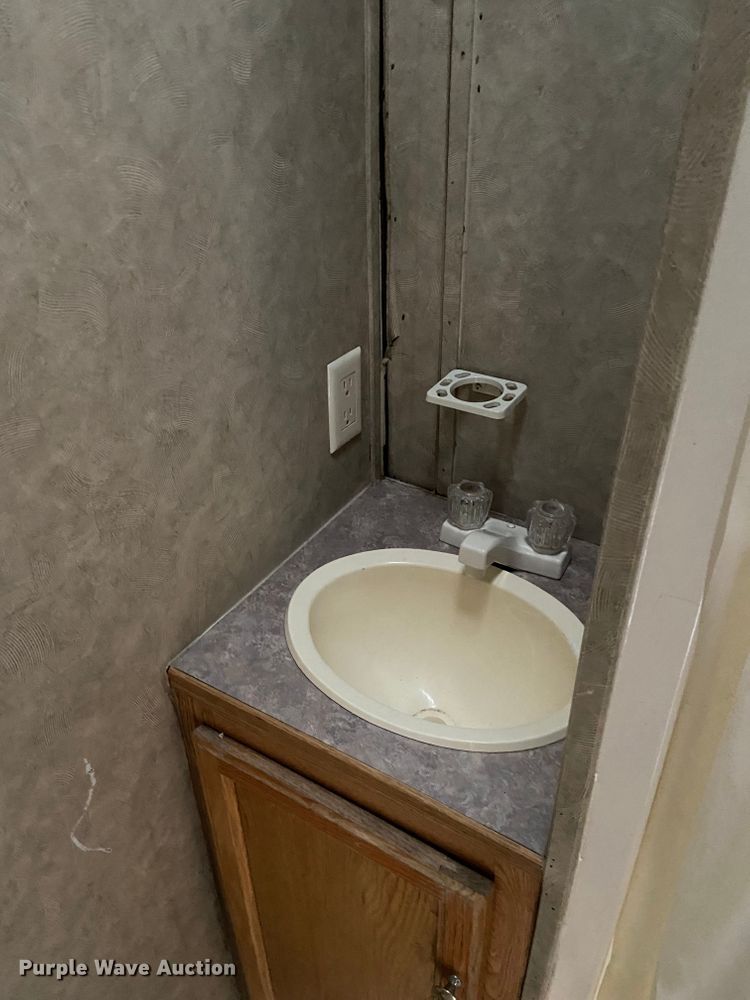 image for item DN6777 2003 Roadmaster Campmaster  toy hauler camper