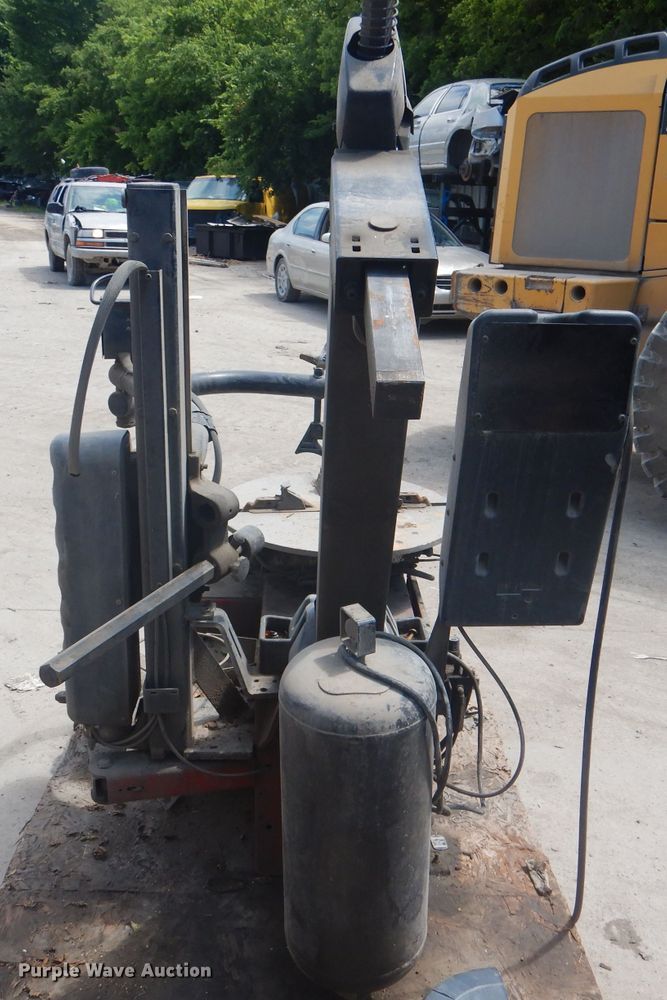 image for item FX9753 Snap On MH320  rim clamp tire machine