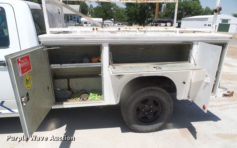 image for item GR9467 2013 Dodge Ram 1500  utility bed pickup truck