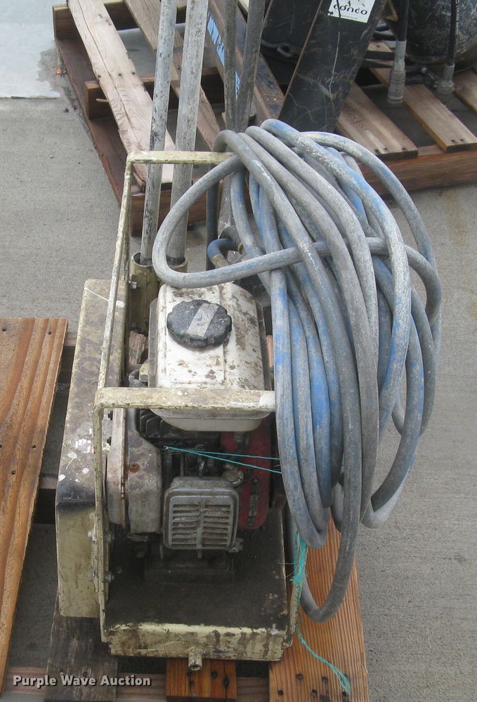 image for item GV9251 Concrete barrel mounted sprayer