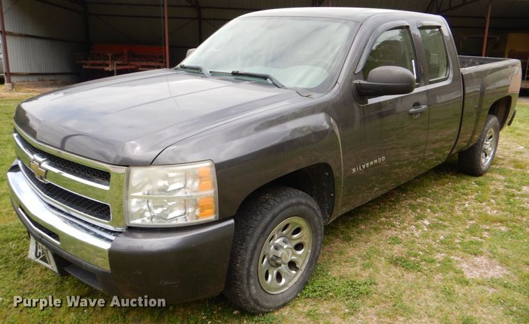 image for item HC9262 2010 Chevrolet Silverado 1500  Ext. Cab pickup truck
