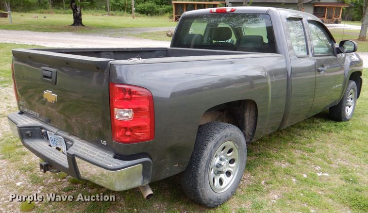 image for item HC9262 2010 Chevrolet Silverado 1500  Ext. Cab pickup truck