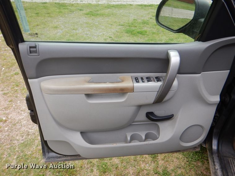 image for item HC9262 2010 Chevrolet Silverado 1500  Ext. Cab pickup truck