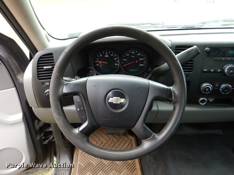 image for item HC9262 2010 Chevrolet Silverado 1500  Ext. Cab pickup truck