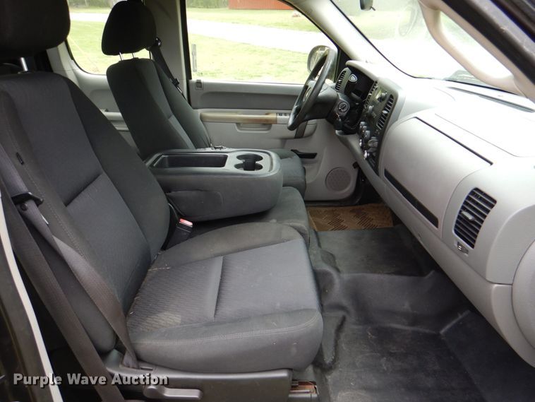 image for item HC9262 2010 Chevrolet Silverado 1500  Ext. Cab pickup truck