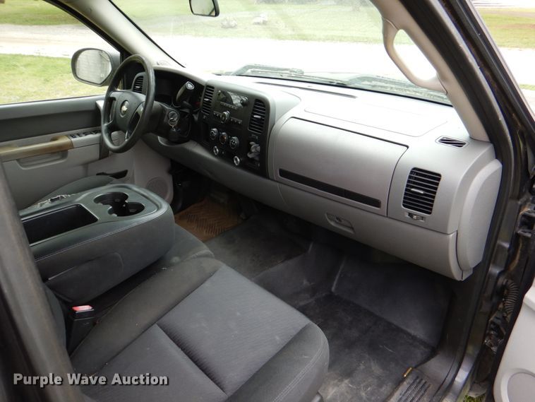 image for item HC9262 2010 Chevrolet Silverado 1500  Ext. Cab pickup truck