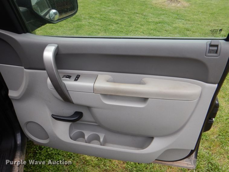 image for item HC9262 2010 Chevrolet Silverado 1500  Ext. Cab pickup truck