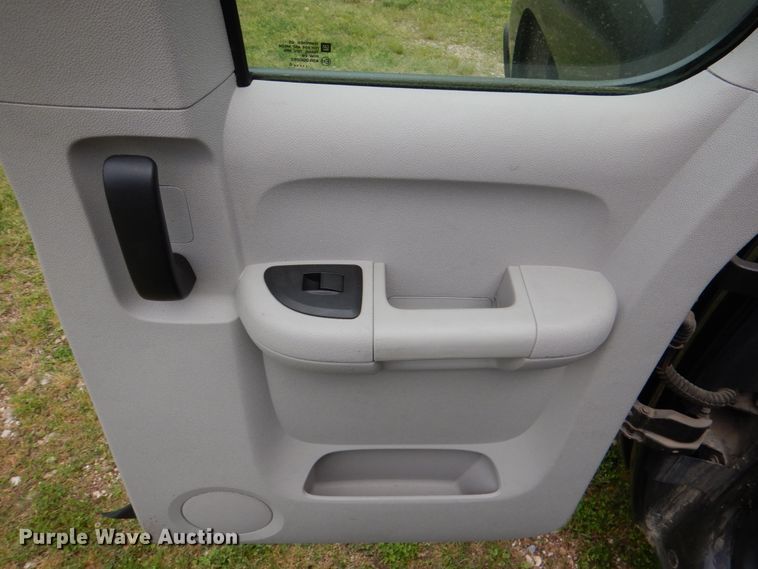 image for item HC9262 2010 Chevrolet Silverado 1500  Ext. Cab pickup truck