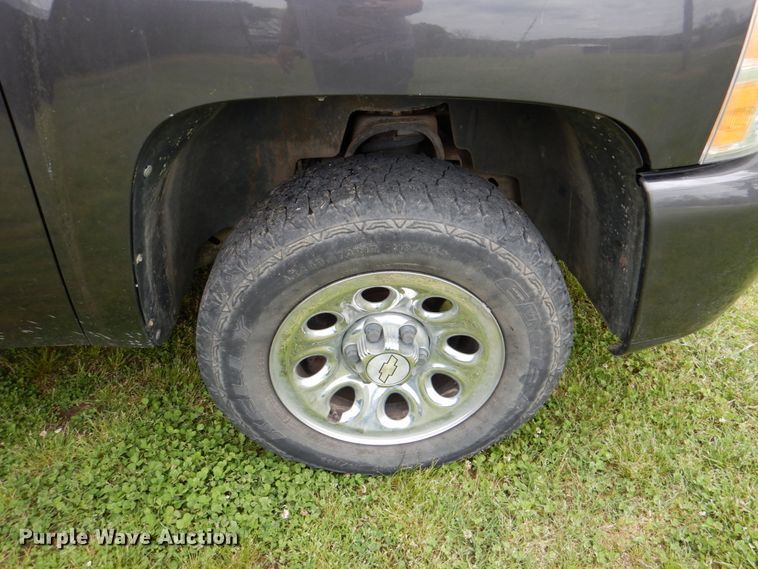 image for item HC9262 2010 Chevrolet Silverado 1500  Ext. Cab pickup truck