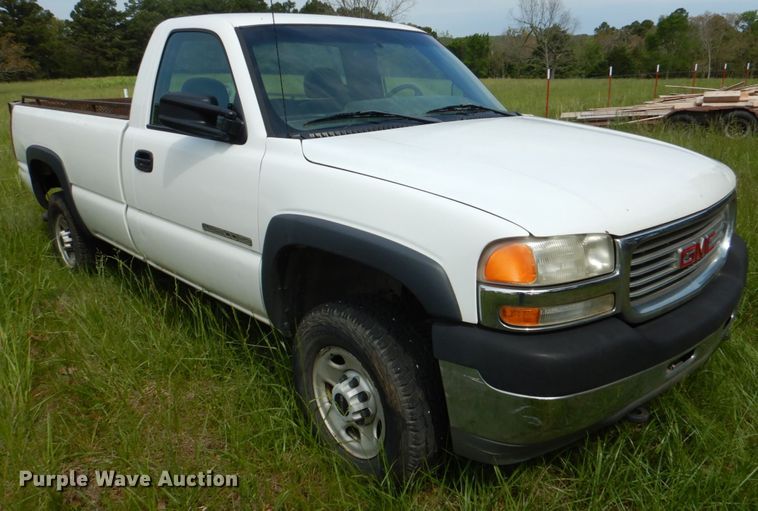 image for item HC9265 2002 GMC Sierra 2500HD  pickup truck