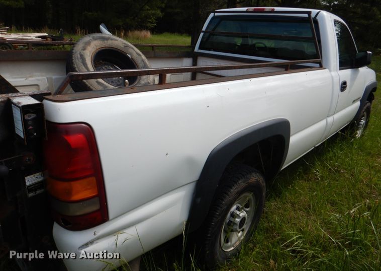 image for item HC9265 2002 GMC Sierra 2500HD  pickup truck