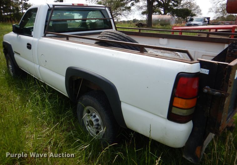 image for item HC9265 2002 GMC Sierra 2500HD  pickup truck