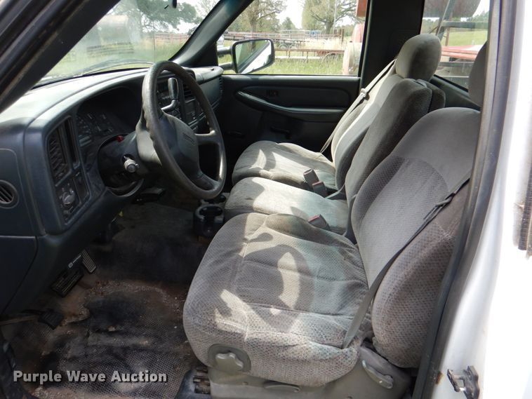 image for item HC9265 2002 GMC Sierra 2500HD  pickup truck