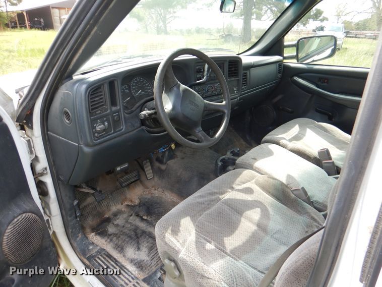 image for item HC9265 2002 GMC Sierra 2500HD  pickup truck