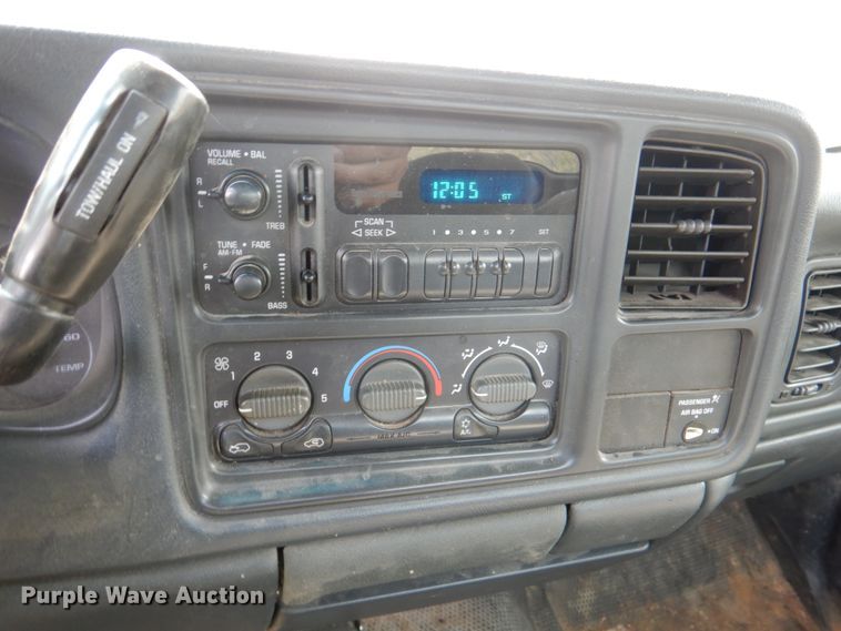 image for item HC9265 2002 GMC Sierra 2500HD  pickup truck