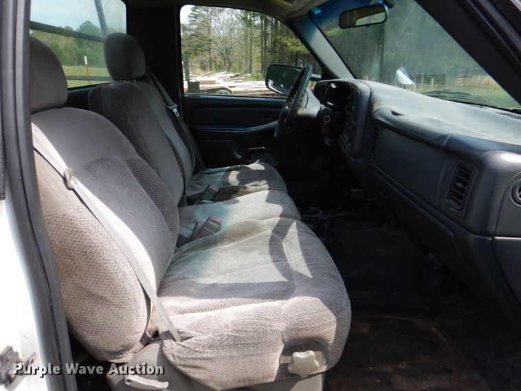 image for item HC9265 2002 GMC Sierra 2500HD  pickup truck