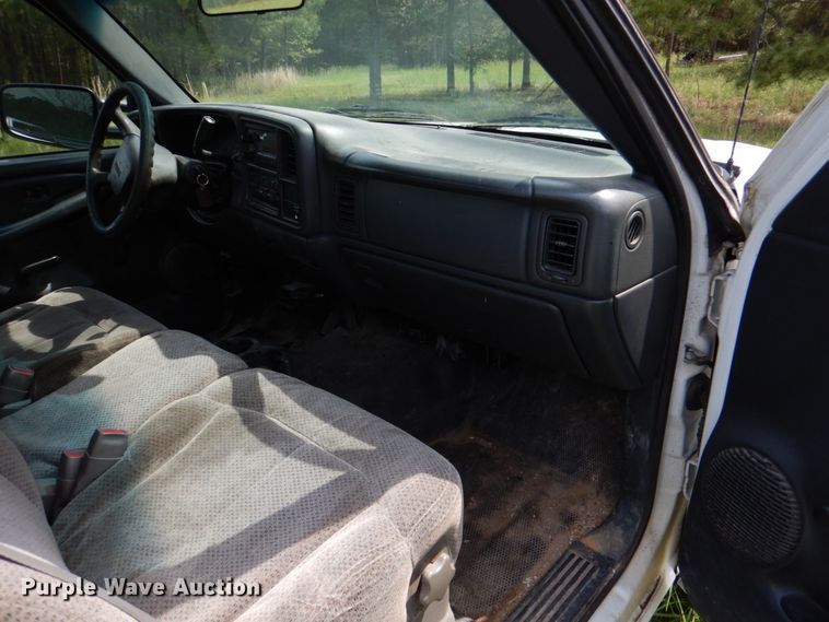 image for item HC9265 2002 GMC Sierra 2500HD  pickup truck