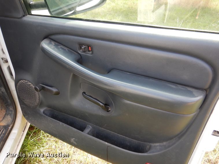 image for item HC9265 2002 GMC Sierra 2500HD  pickup truck