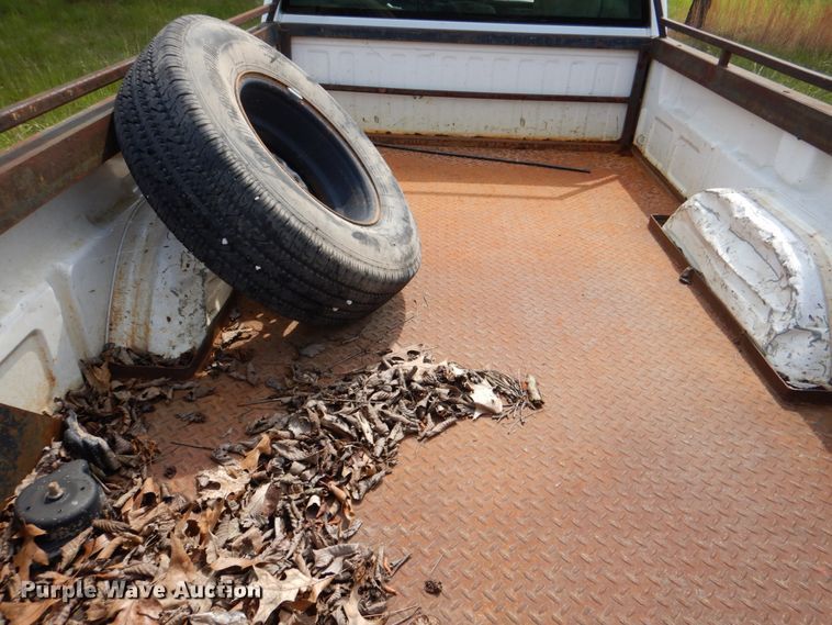 image for item HC9265 2002 GMC Sierra 2500HD  pickup truck