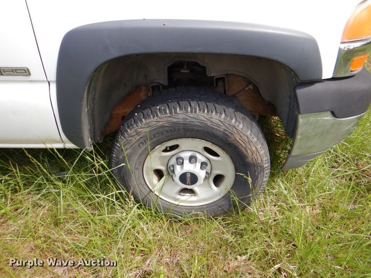 image for item HC9265 2002 GMC Sierra 2500HD  pickup truck