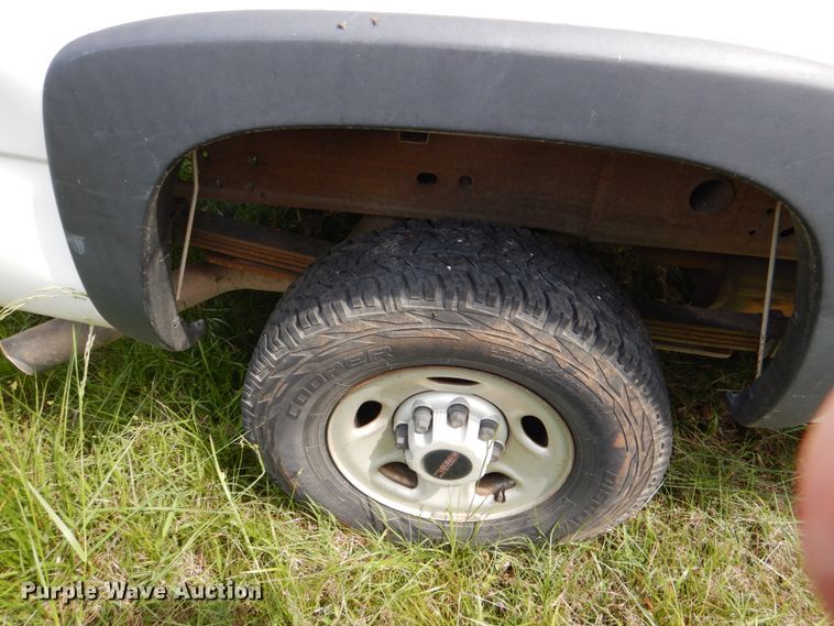 image for item HC9265 2002 GMC Sierra 2500HD  pickup truck