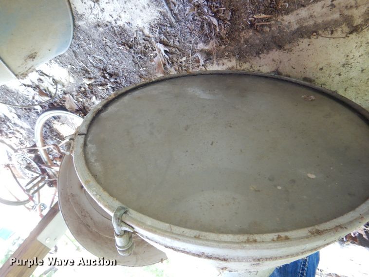 image for item HC9332 (12) holophane lights