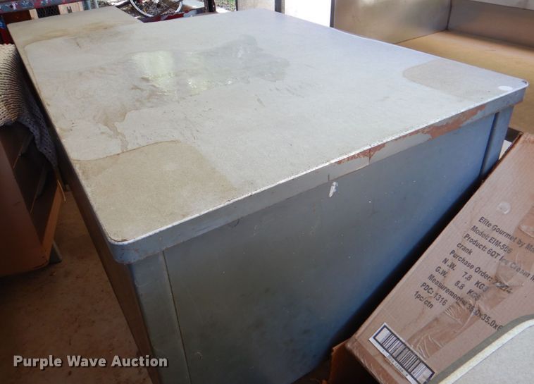 image for item HC9334 (2) desks