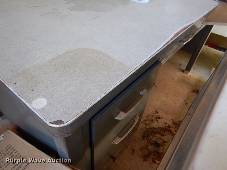 image for item HC9334 (2) desks