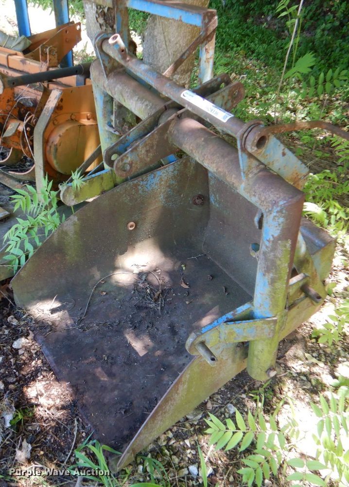 image for item HC9336 Ford 786  trip bucket