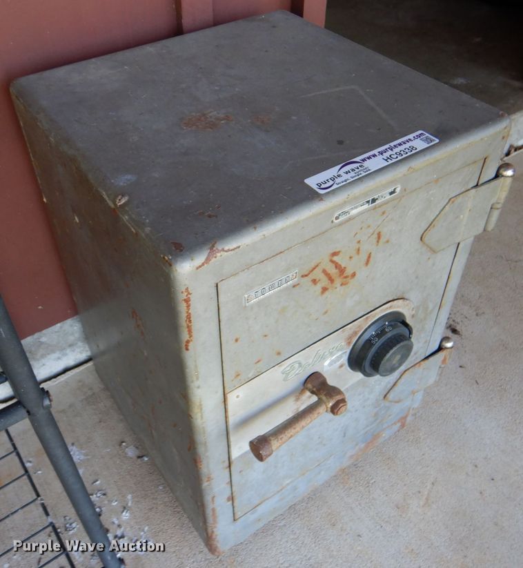 image for item HC9338 Tower Deluxe  safe