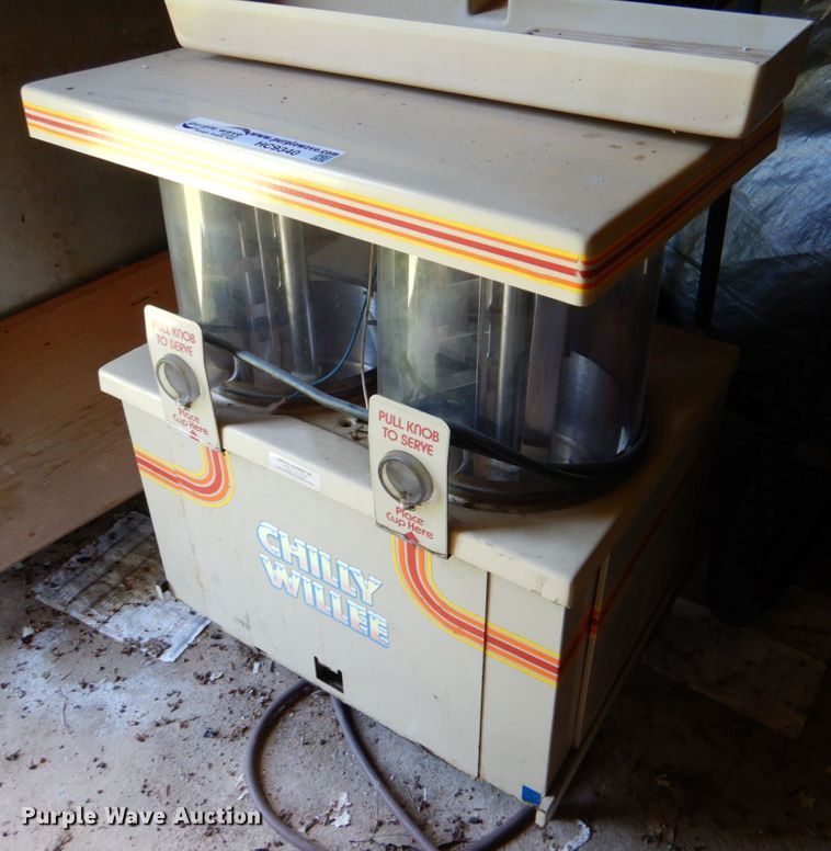 image for item HC9340 Chilly Willy  slushy maker