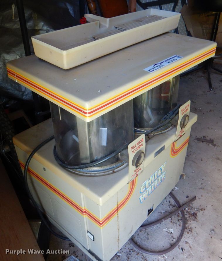 image for item HC9340 Chilly Willy  slushy maker